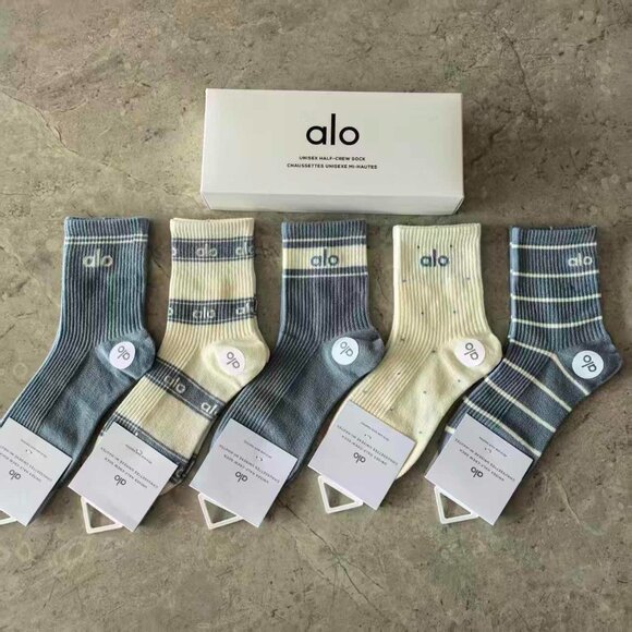 A28- ALO Yoga Women's Blue & Cream Retro Stripe Half-Crew Socks 5-Pair Box Set